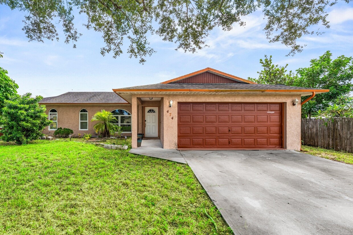 Foto principal - 474 SW Exmore Ave