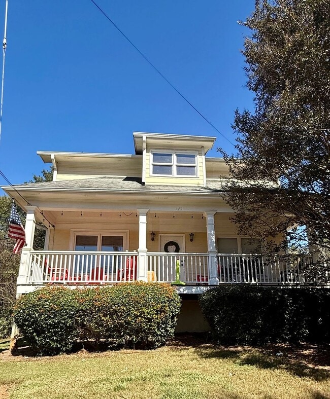 Photo - "Pre-Leasing August 2026" Large House Near Downtown Athens!