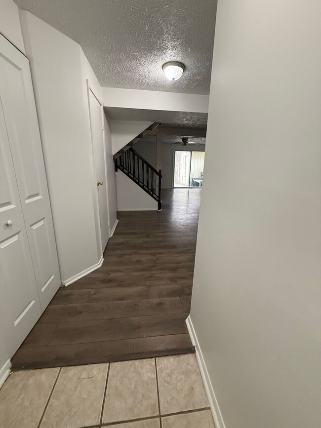 Building Photo - 3-Bedroom, 1.5 Bathroom Townhome at Magrud...