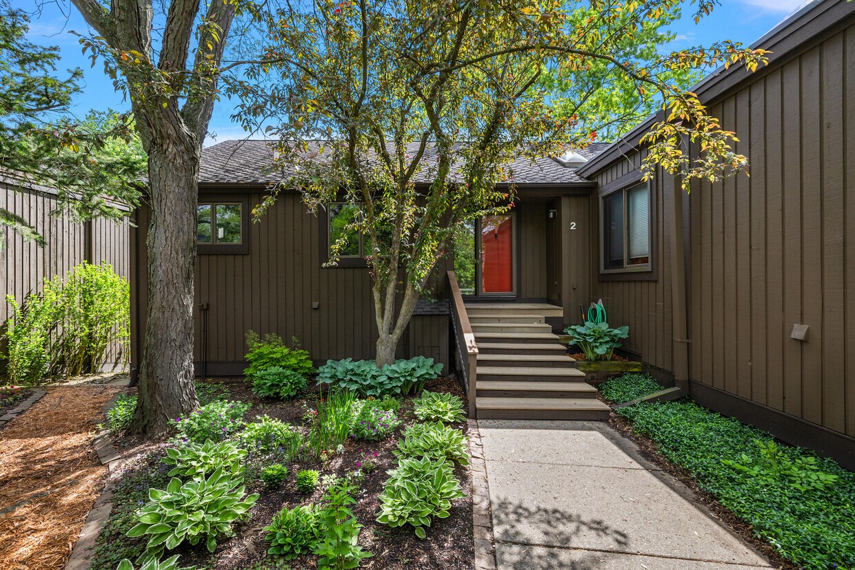 Foto principal - 2 Eastbury Ct