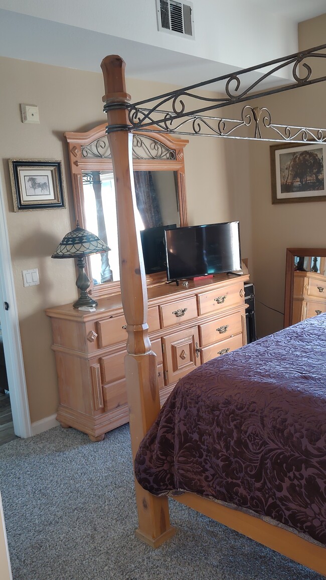 Dressers, pine wood bedroom furniture - 15475 Andrews Dr