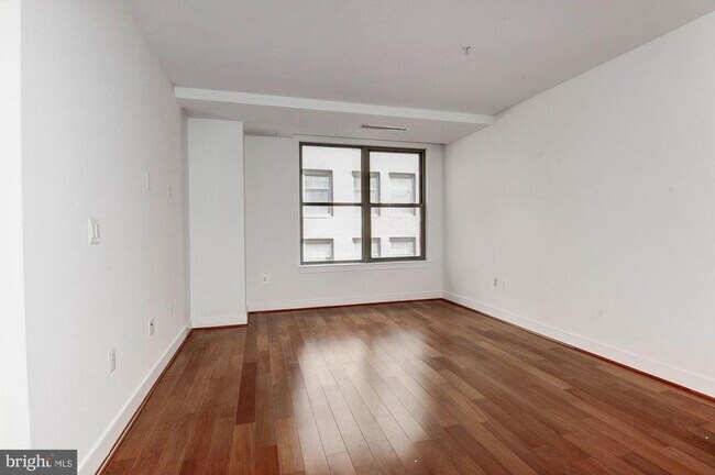 Foto del edificio - 2425 L St NW