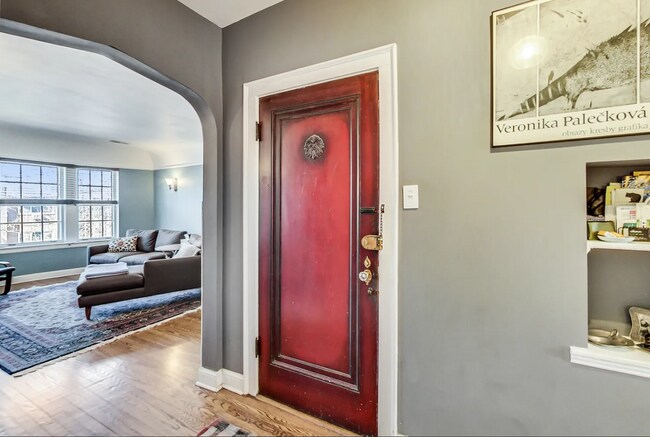 Foto del edificio - 340 S Maple Ave
