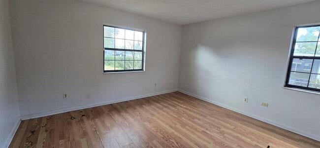 Building Photo - 23 Spring Dr Pl