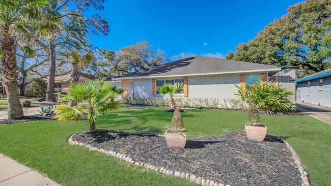 Building Photo - 4522 Willowbend Blvd