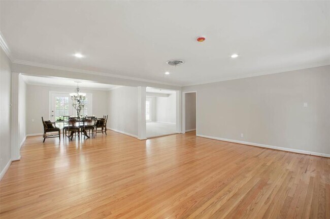 Foto del edificio - 10700 Beinhorn Rd