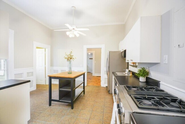 Foto del edificio - 580 Highland Ave NE