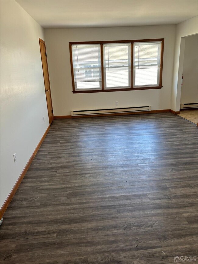 Building Photo - 358 Raritan St