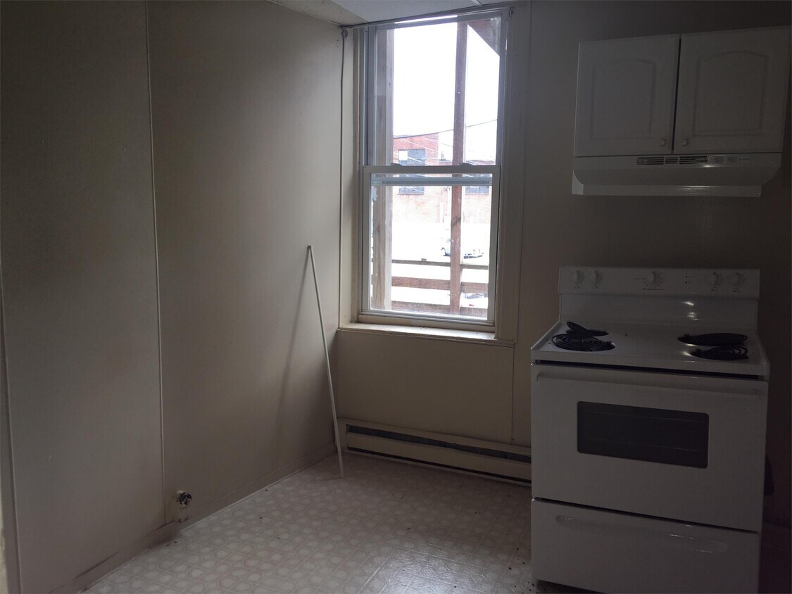 20 W Franklin St Unit 2RE4, Hagerstown, MD 21740 Apartment for Rent