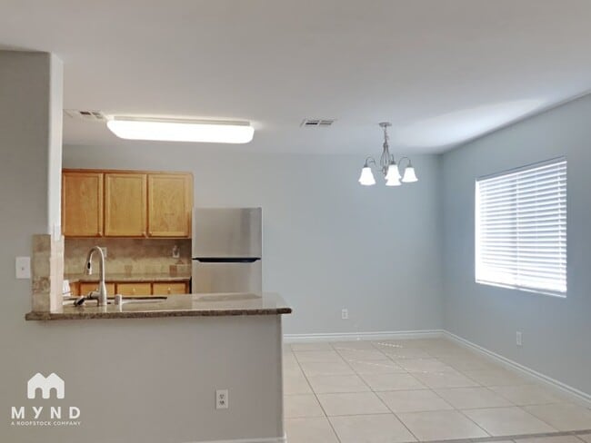 Foto del edificio - 1021 Cliffbrook Hedge Ave