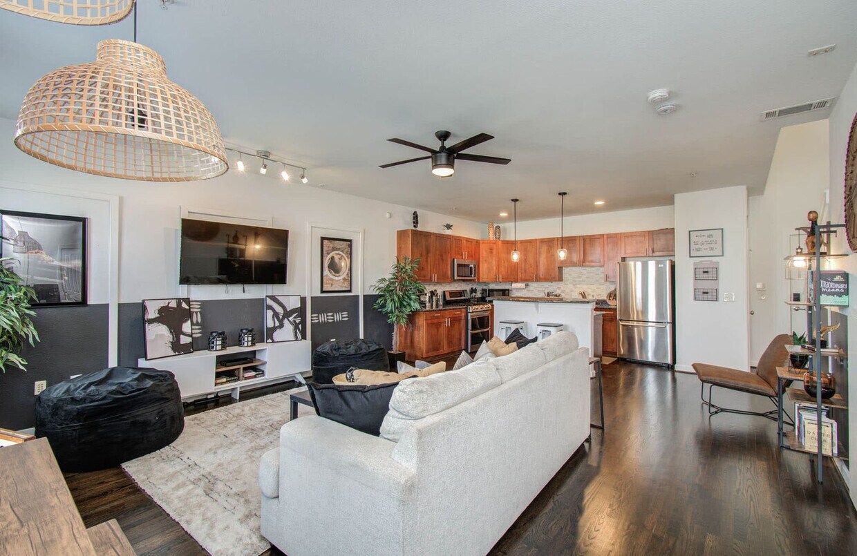 Foto principal - 2216 Chenevert St