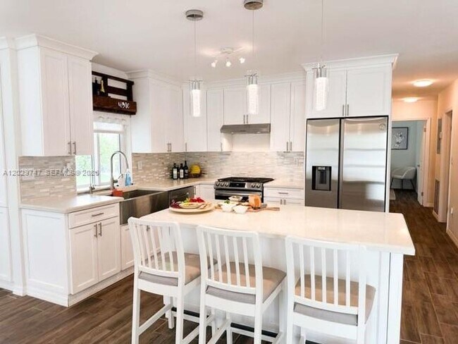 Foto del edificio - 9827 SW 194th St