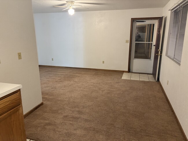 Building Photo - 20 Grandview Ave