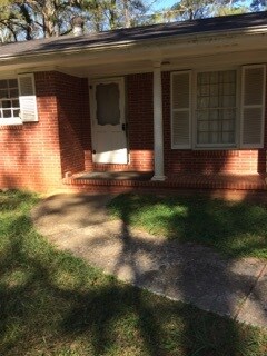 Main Entrance - 596 Springlake Rd