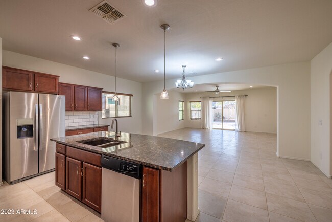 Foto del edificio - 10747 W Lariat Ln