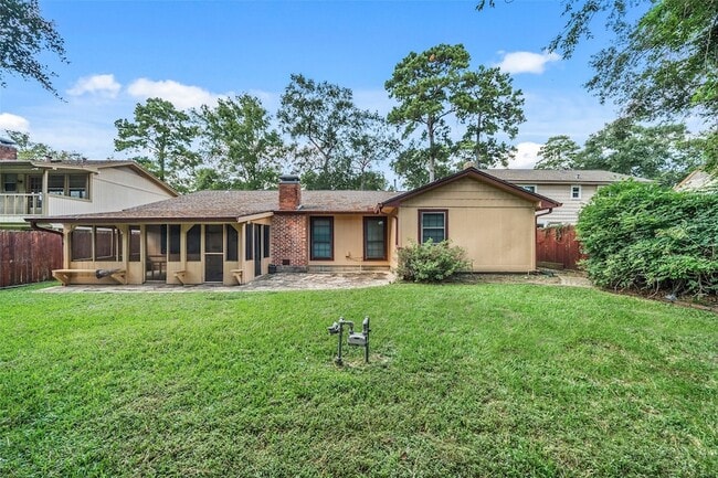 Building Photo - 523 S Rivershire Dr