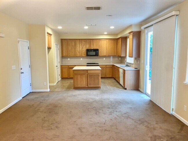 Foto del edificio - 4 br, 3 bath House - 913 Kiwi St