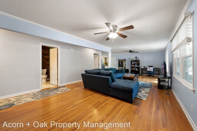 Foto del edificio - 3 br, 2 bath House - 323 Bandock Dr