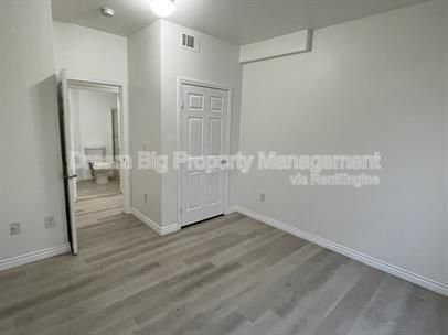 Foto del edificio - 375 Central Ave