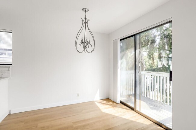 Foto del edificio - 12737 Greenwood Ave N