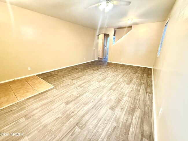 Foto del edificio - 42564 W Palmyra Ct
