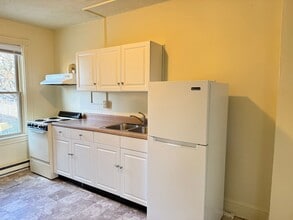 Building Photo - 416-418 Manor St