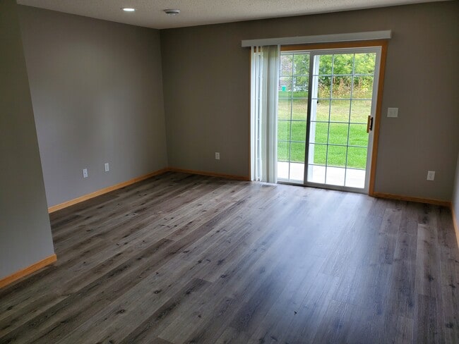 Building Photo - 3222 Portage Cir NW