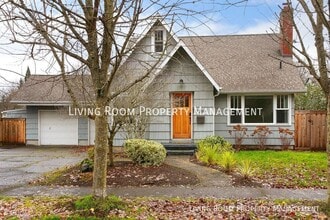 Building Photo - 7096 N Cambridge Ave