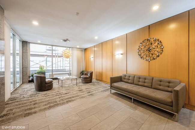 Foto del edificio - 2930 N Sheridan Rd