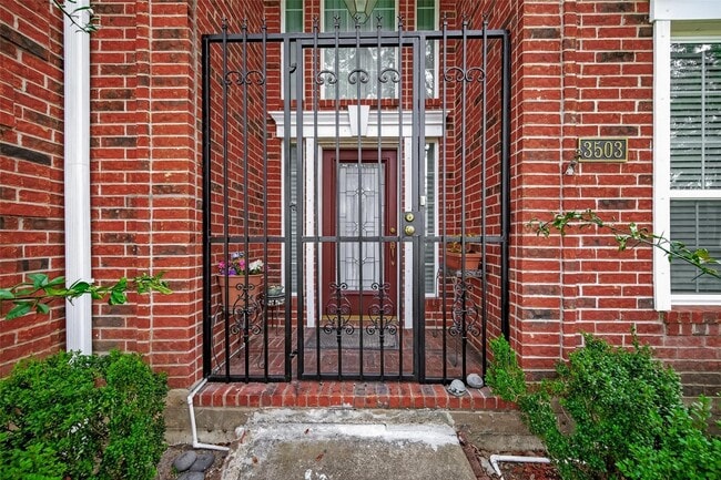 Foto del edificio - 3503 Ashlock Dr