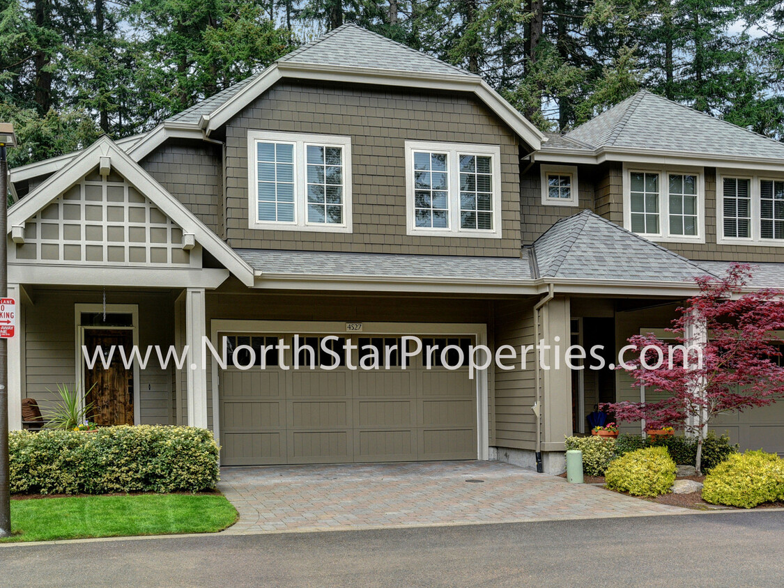 Primary Photo - Wonderful Peaceful Lake Oswego Hideaway To...