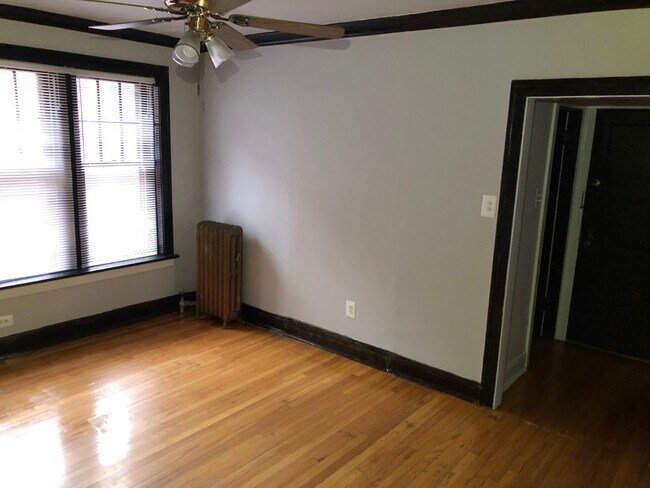 Foto del edificio - 4027 W School St