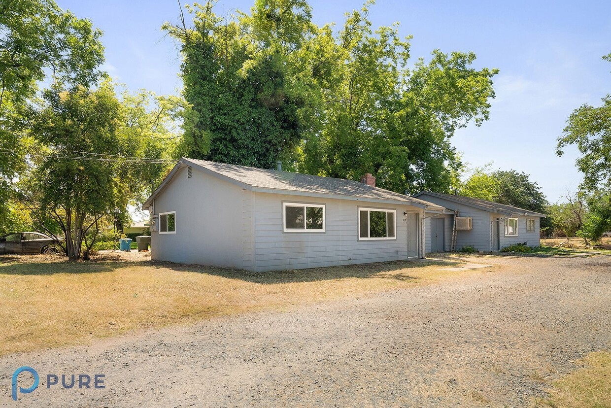 Primary Photo - 2 br, 1 bath House - 959 Plumas Ave