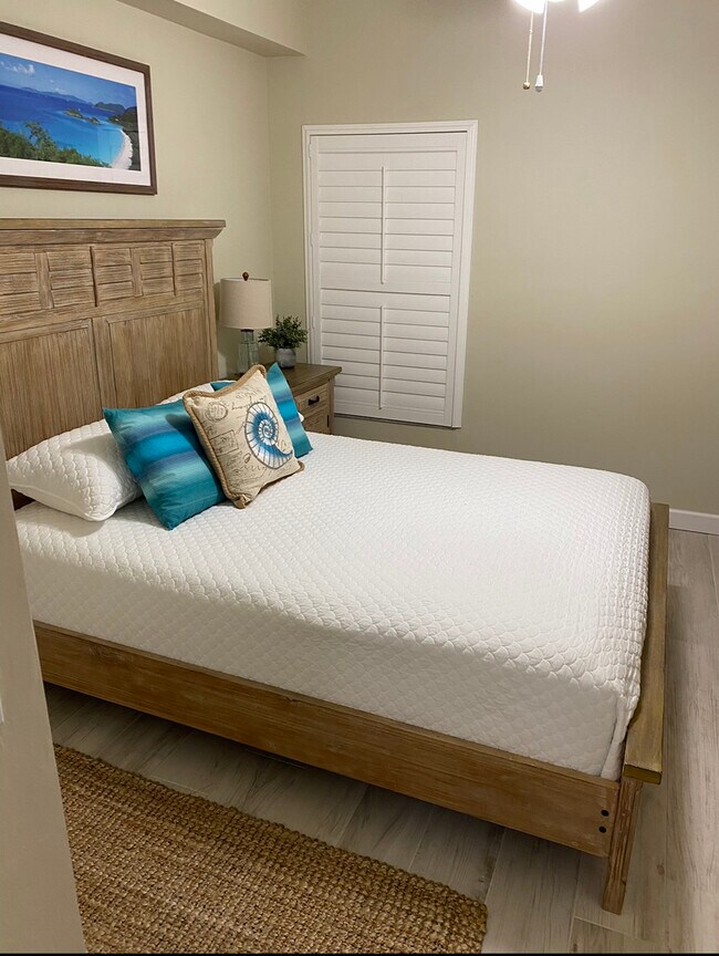 Guest bedroom - 7505 Silver Trumpet Ln