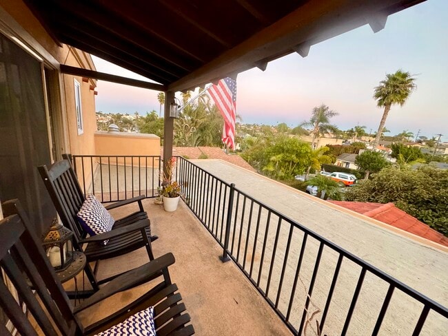 Building Photo - 1824 Mendota St