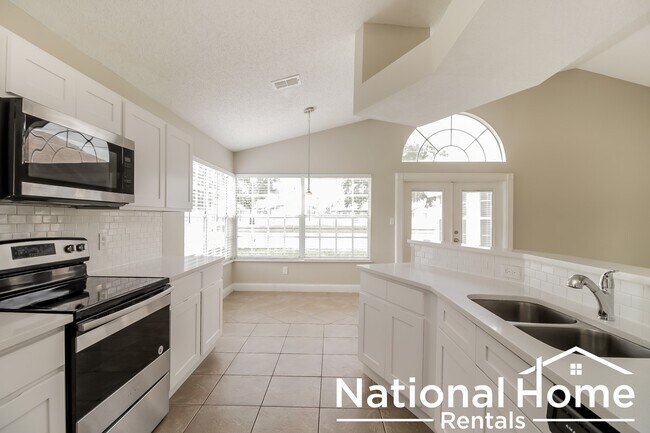 Building Photo - 2504 Davenport Cir