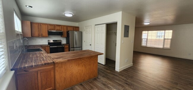 Photo - 1240 Bunting Ave Apartment