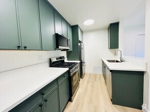 Building Photo - bun183