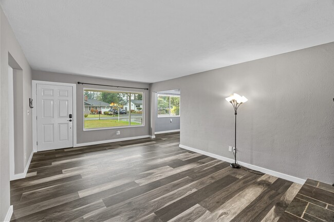 Building Photo - 410 Lois Ln Ct