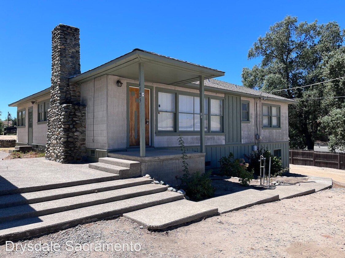 Primary Photo - 3 br, 2 bath House - 6125 Almond Avenue # B