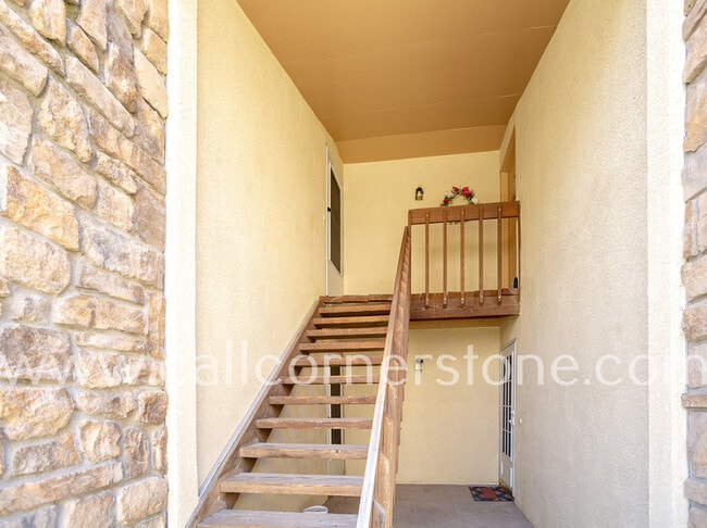 Building Photo - 850 Tenderfoot Hill Rd