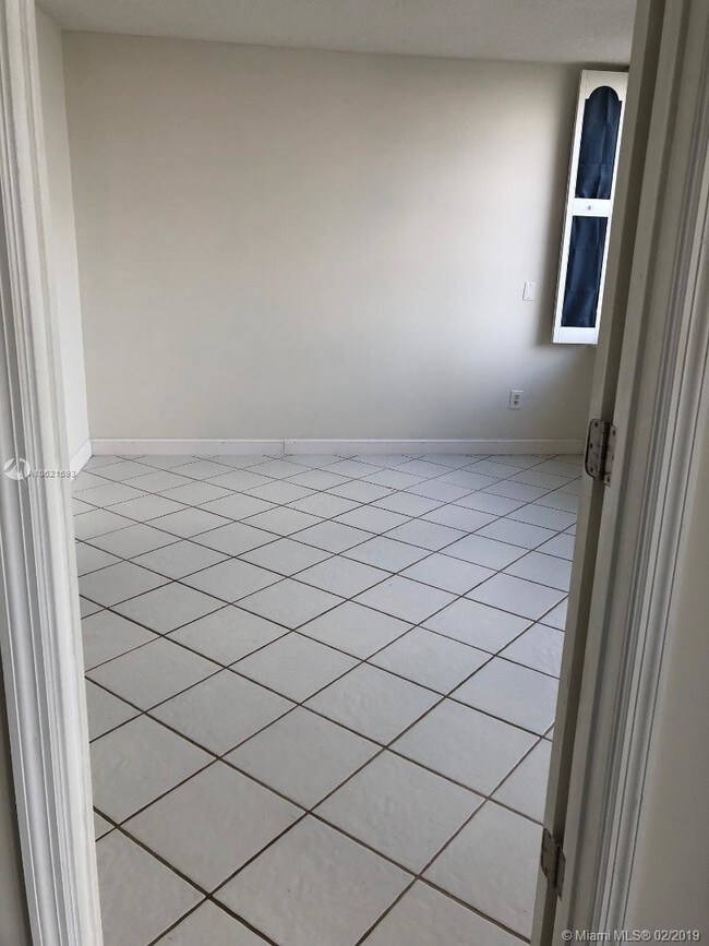 Building Photo - 18071 Biscayne Blvd