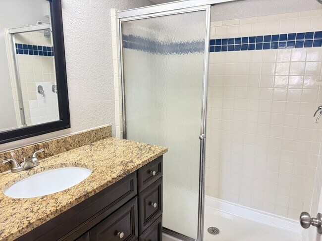 Foto del edificio - 4022 Versailles Dr