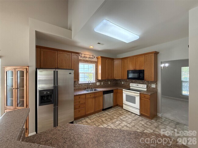 Foto del edificio - 2140 Pineapple Ct