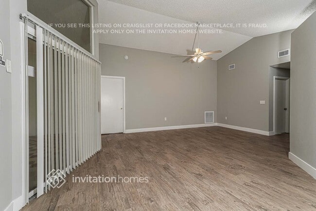 Building Photo - 6233 Vintage Dr