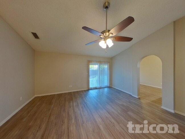 Foto del edificio - 413 E Merrill Ave