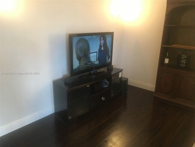 Foto del edificio - 1750 NE 115th St
