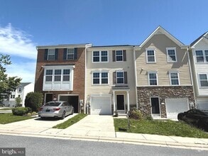 Building Photo - 15 Wayside Ct