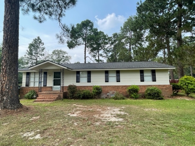 Primary Photo - 206 Lake Dr