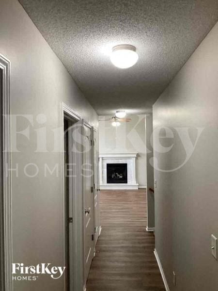 Building Photo - 11623 N Windsor Ave